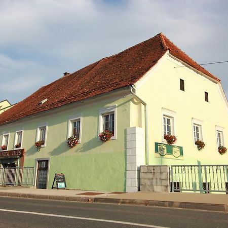 Guesthouse Veles สโลเวนสกา บิสตริชา ภายนอก รูปภาพ