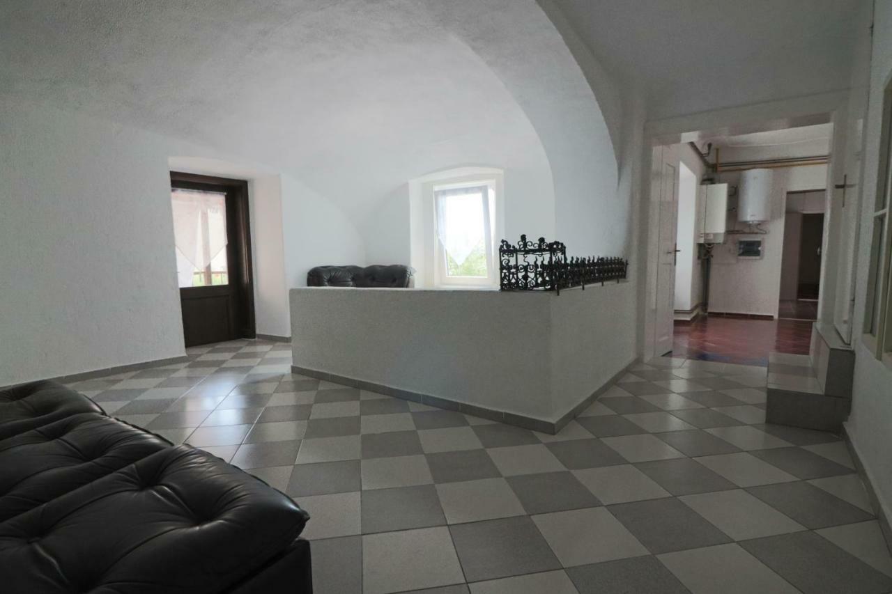 Guesthouse Veles สโลเวนสกา บิสตริชา ภายนอก รูปภาพ